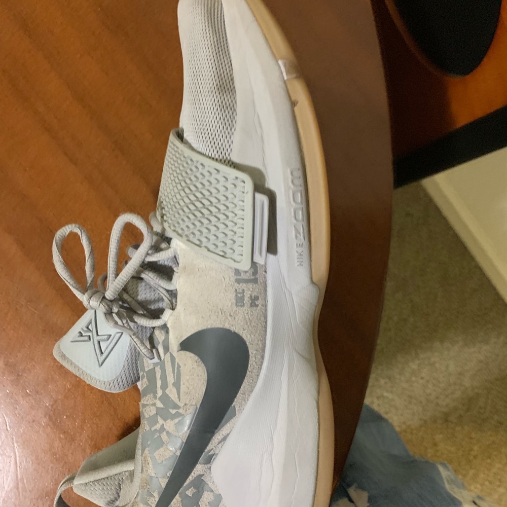 Paul George basketball shoes